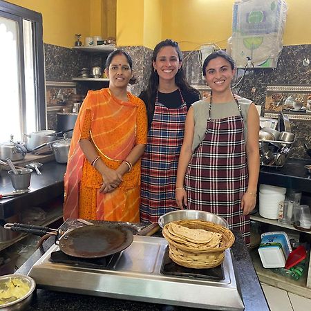 Black Pepper Home Stay Udaipur Exterior photo